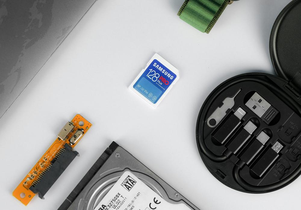 hard drive-de74365c578d4e98905af262da76c3b9.jpg hard drive